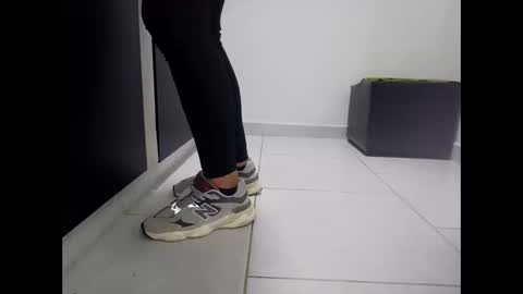 monalia17 online show from February 10, 2026, 2:37 am