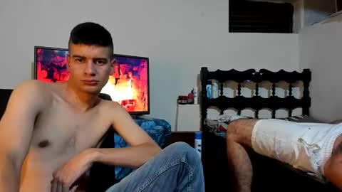 Snapshot of monarquia_ chatting on December 2, 2024, 10:56 pm nicolas online show from December 2, 2024, 10:56 pm