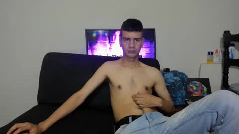 Snapshot of monarquia_ chatting on December 28, 2024, 1:18 am nicolas online show from December 28, 2024, 1:18 am