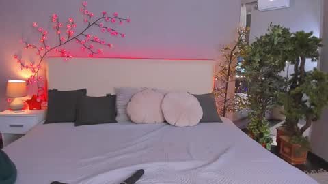 Monica online show from February 5, 2026, 1:49 pm