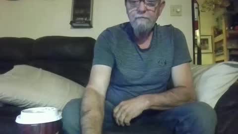 mondaymonday online show from October 7, 2025, 10:56 am