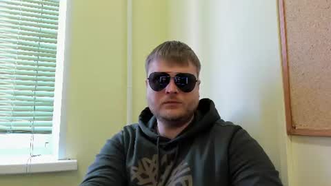 Snapshot of moneycumshot chatting on June 19, 2026, 8:51 am Alex online show from June 19, 2026, 8:51 am