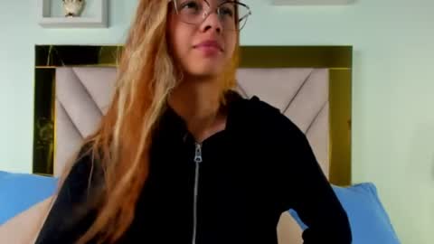 Snapshot of monic_sanders chatting on June 19, 2026, 3:11 am monic_sanders online show from June 19, 2026, 3:11 am