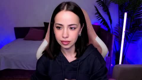 Snapshot of monica_brilliant chatting on April 8, 2026, 8:47 am Monica online show from April 8, 2026, 8:47 am