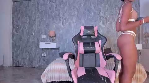 monica_jacksoon online show from August 5, 2026, 9:17 pm