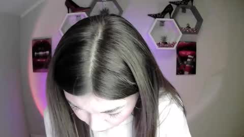 Snapshot of monica_sweets chatting on September 18, 2025, 7:10 am sweet girl and shine body online show from September 18, 2025, 7:10 am