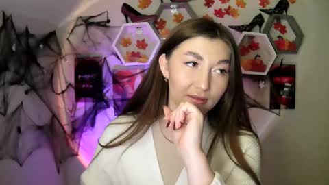 Snapshot of monica_sweets chatting on October 10, 2025, 7:18 am sweet girl and shine body online show from October 10, 2025, 7:18 am