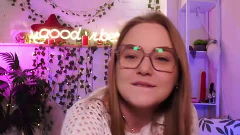 Snapshot of monicaasis chatting on May 31, 2026, 6:09 pm monicaasis online show from May 31, 2026, 6:09 pm