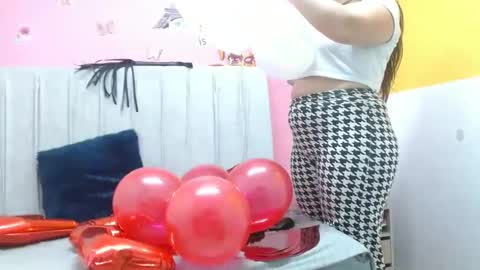 monickhot303av online show from February 14, 2025, 2:07 am