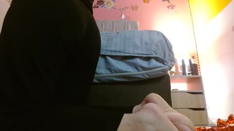 monickhot303av online show from March 4, 2025, 6:15 am