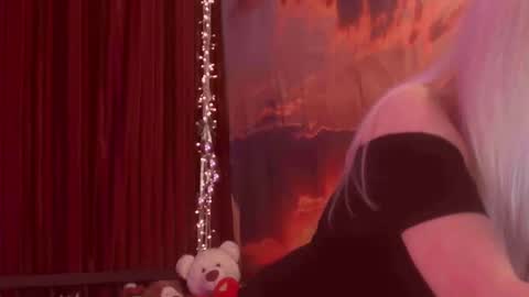 Monika    online show from March 31, 2026, 12:12 am