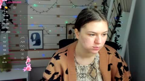 Snapshot of monika_youu chatting on April 7, 2026, 11:43 am Monika online show from April 7, 2026, 11:43 am