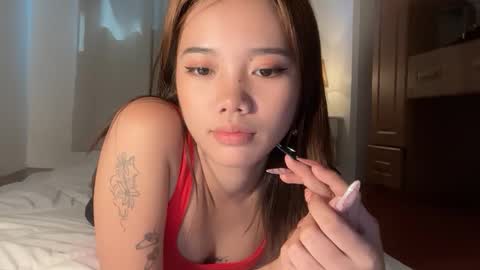 Snapshot of monikaisay chatting on January 19, 2026, 5:22 am isay online show from January 19, 2026, 5:22 am