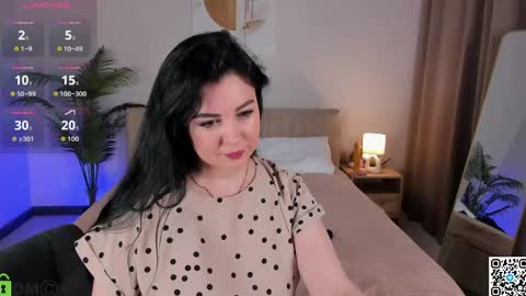 MoniKa online show from May 18, 2026, 4:07 am