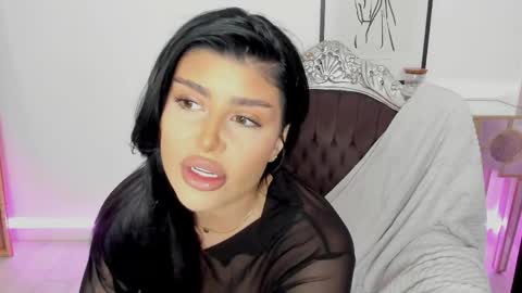 Snapshot of moniqueeass chatting on May 15, 2026, 7:37 am Alessia online show from May 15, 2026, 7:37 am
