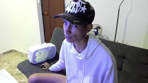 monkeyd_66 online show from January 6, 2025, 10:24 am