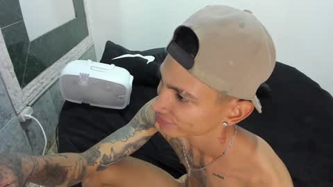 monkeyd_66 online show from February 2, 2025, 3:39 pm