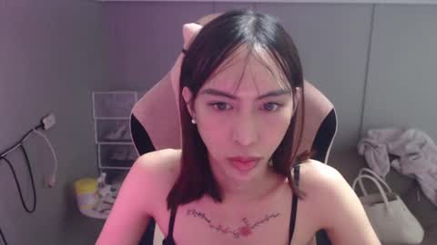Snapshot of monstercockselfsuck chatting on February 17, 2025, 2:26 pm ELYSE A SIMPLE GIRL online show from February 17, 2025, 2:26 pm