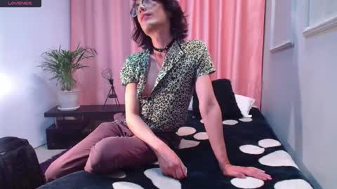 Linda Darling online show from December 21, 2025, 7:26 am