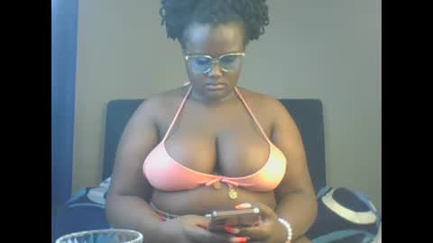 Snapshot of montel22 chatting on December 7, 2024, 2:31 am montel22 online show from December 7, 2024, 2:31 am