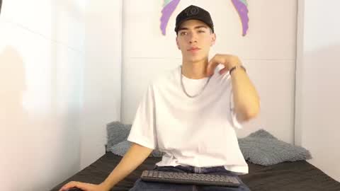 Snapshot of monyel_blake chatting on June 24, 2026, 12:26 pm online show from June 24, 2026, 12:26 pm