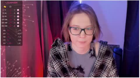 Snapshot of moon__girl chatting on February 6, 2025, 8:13 pm Roxy online show from February 6, 2025, 8:13 pm