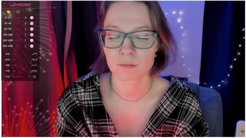 Snapshot of moon__girl chatting on March 7, 2025, 6:54 pm Roxy online show from March 7, 2025, 6:54 pm