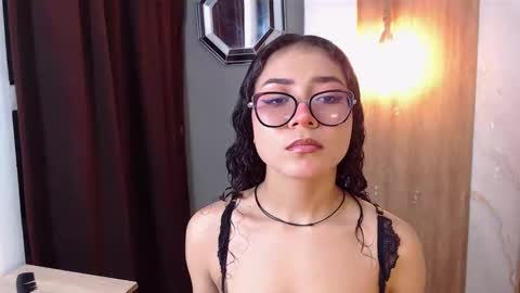 moon_and_fire_ online show from February 5, 2026, 5:01 am