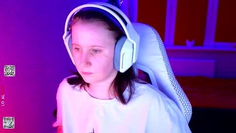 Lola online show from March 6, 2026, 6:48 pm