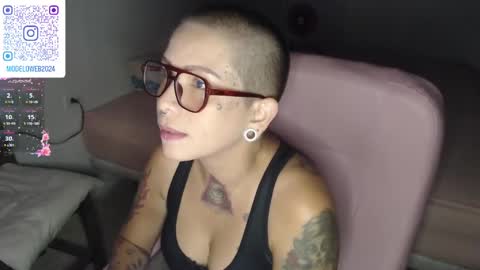 Snapshot of moon_cat85 chatting on February 7, 2025, 10:20 pm Luna online show from February 7, 2025, 10:20 pm