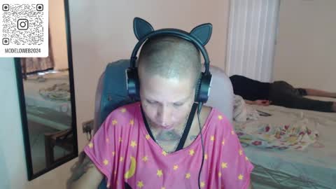 Snapshot of moon_cat85 chatting on March 6, 2025, 3:35 pm Luna online show from March 6, 2025, 3:35 pm