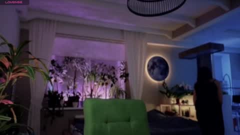 Luna  online show from December 4, 2024, 10:35 am