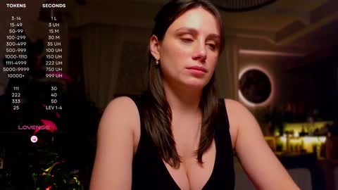 Luna  online show from February 6, 2025, 4:58 pm