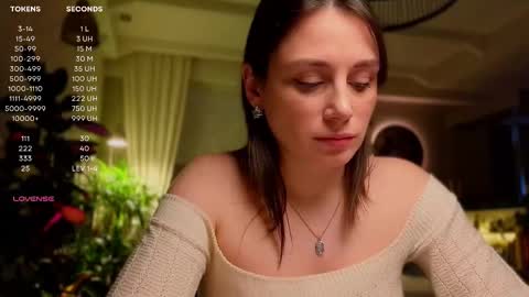 Luna  online show from February 14, 2025, 1:18 pm