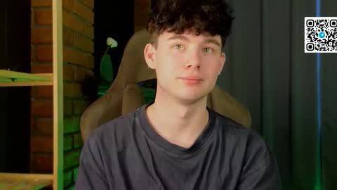 Snapshot of moon_gloww chatting on March 18, 2026, 9:01 am moon_gloww online show from March 18, 2026, 9:01 am