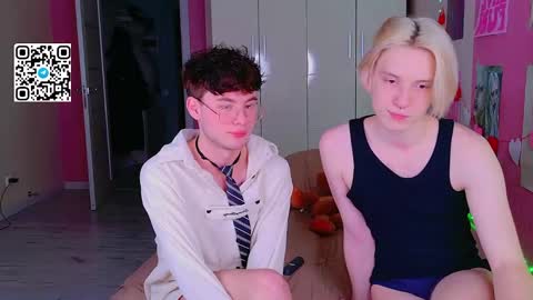 Snapshot of moon_gloww chatting on March 21, 2026, 3:04 pm moon_gloww online show from March 21, 2026, 3:04 pm