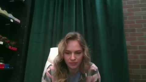 Snapshot of moon_light_girl chatting on February 28, 2025, 5:04 pm moon_light_girl online show from February 28, 2025, 5:04 pm