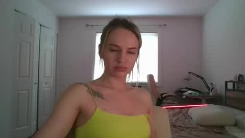 Snapshot of moon_light_girl chatting on May 21, 2026, 5:31 pm moon_light_girl online show from May 21, 2026, 5:31 pm