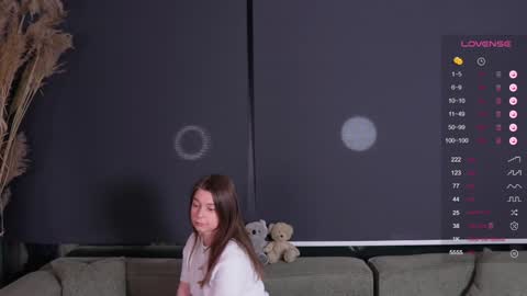 Anna Trass online show from February 1, 2025, 3:41 am