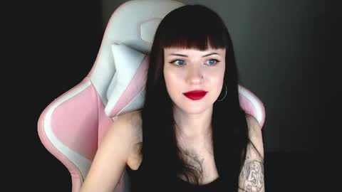  sophie  online show from April 19, 2026, 6:10 pm