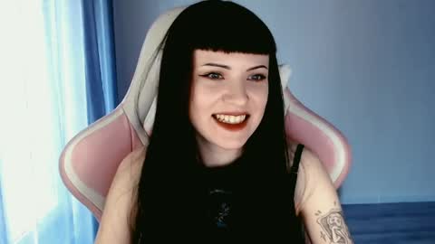 Snapshot of moon_velvet chatting on April 29, 2026, 4:11 pm sophie online show from April 29, 2026, 4:11 pm