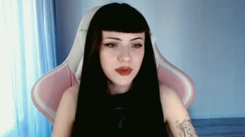 Snapshot of moon_velvet chatting on May 3, 2026, 4:24 pm sophie online show from May 3, 2026, 4:24 pm