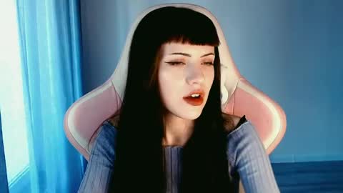 Snapshot of moon_velvet chatting on May 8, 2026, 4:56 pm sophie online show from May 8, 2026, 4:56 pm
