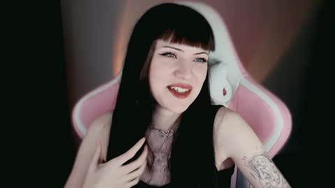 Snapshot of moon_velvet chatting on June 6, 2026, 7:29 pm sophie online show from June 6, 2026, 7:29 pm