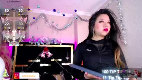 Moon Water   online show from December 4, 2025, 10:35 am