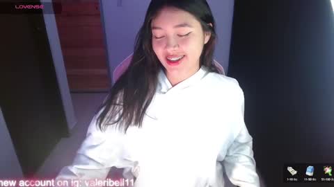 Snapshot of moonbella_bell chatting on January 20, 2025, 3:04 am bell  online show from January 20, 2025, 3:04 am