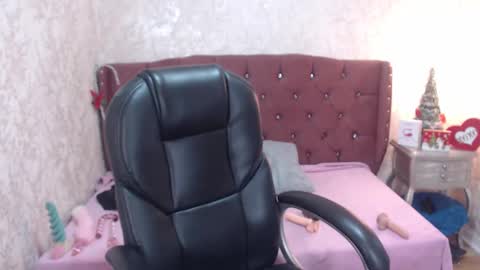 Charlotte online show from December 16, 2024, 7:21 pm