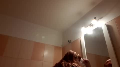 MoonFox  online show from January 13, 2026, 12:21 pm