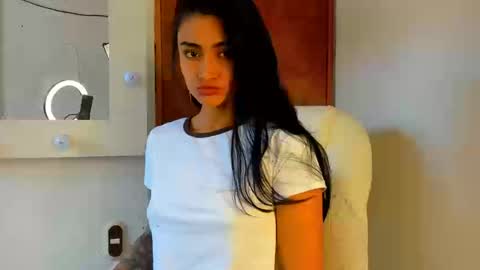 Snapshot of moonie_baddie31 chatting on September 11, 2025, 6:19 pm moonie_baddie31 online show from September 11, 2025, 6:19 pm