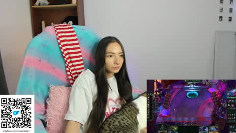 MOON  online show from December 21, 2024, 11:34 pm